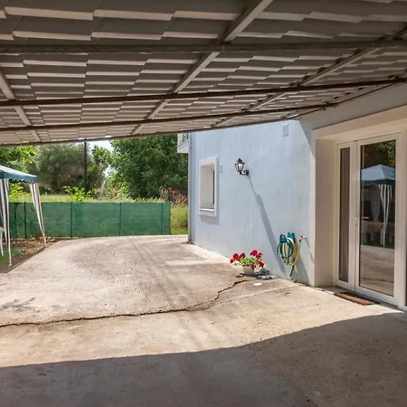 Lägenhet Jimmy's Cozy Gazátika